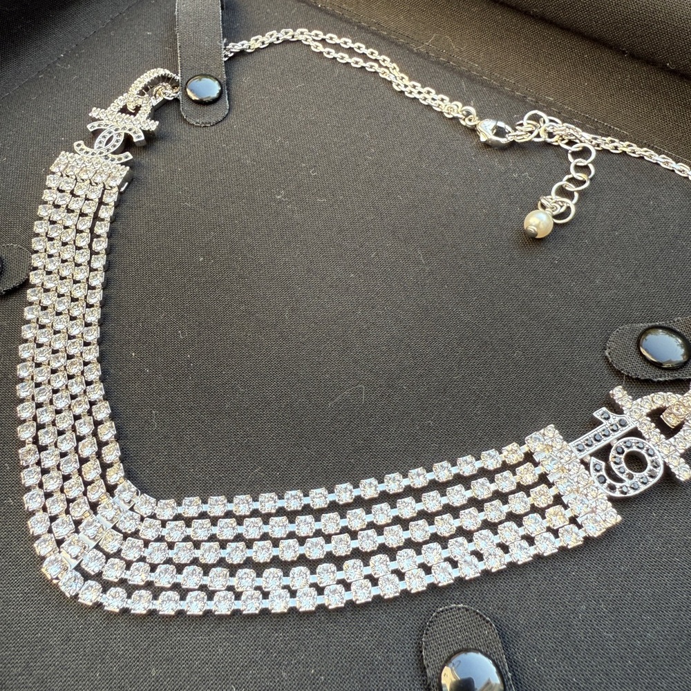 CHANEL 2022A SILVER TONE CC 19 LOGO WHITE BLACK CRYSTALS NECKLACE CHARM CHOCKER - Picture 3 of 15